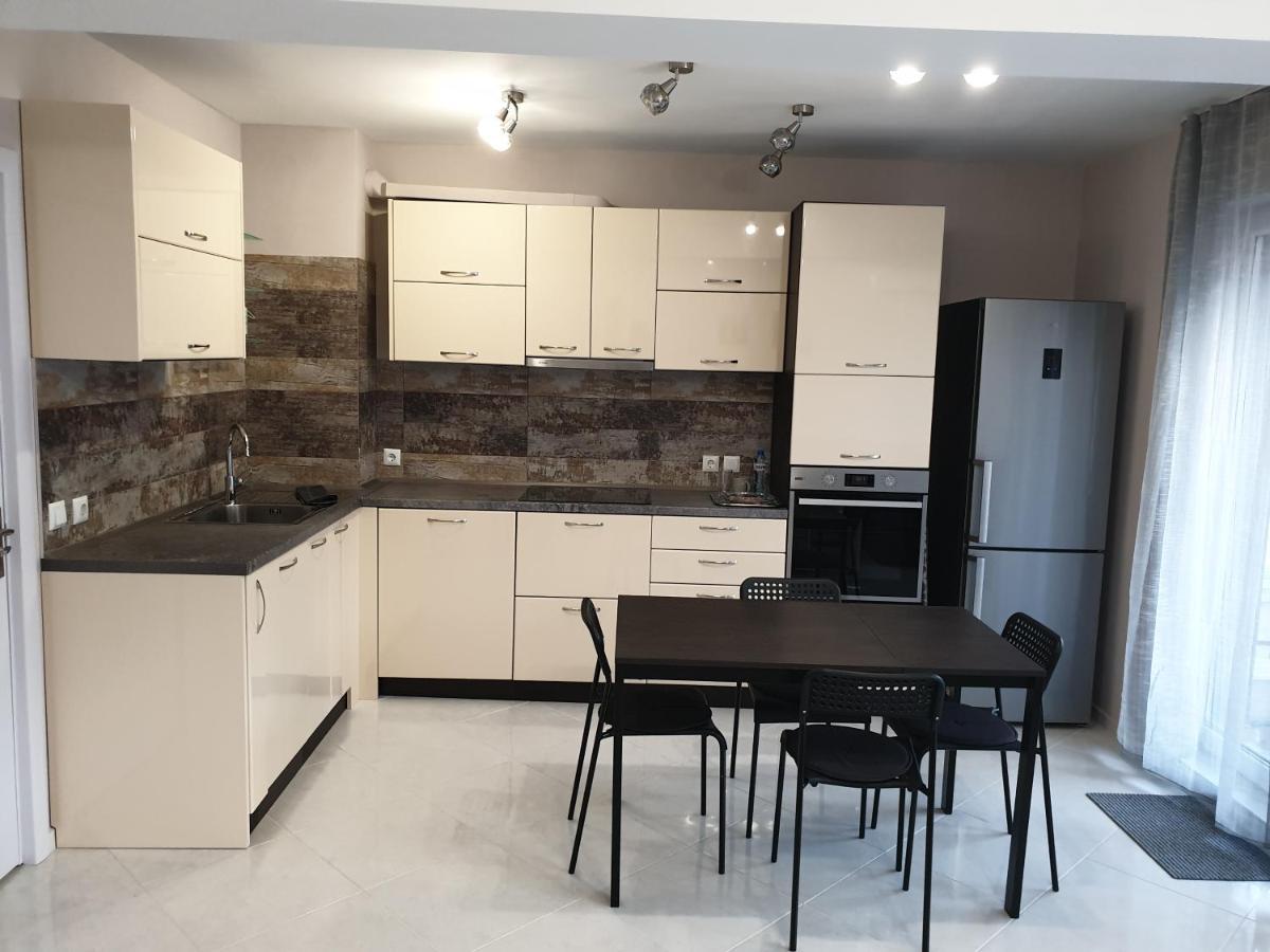 Two-Bedroom Apartment 5, 15 Tsani Ginchev, Varna, Bulgaria Exteriör bild