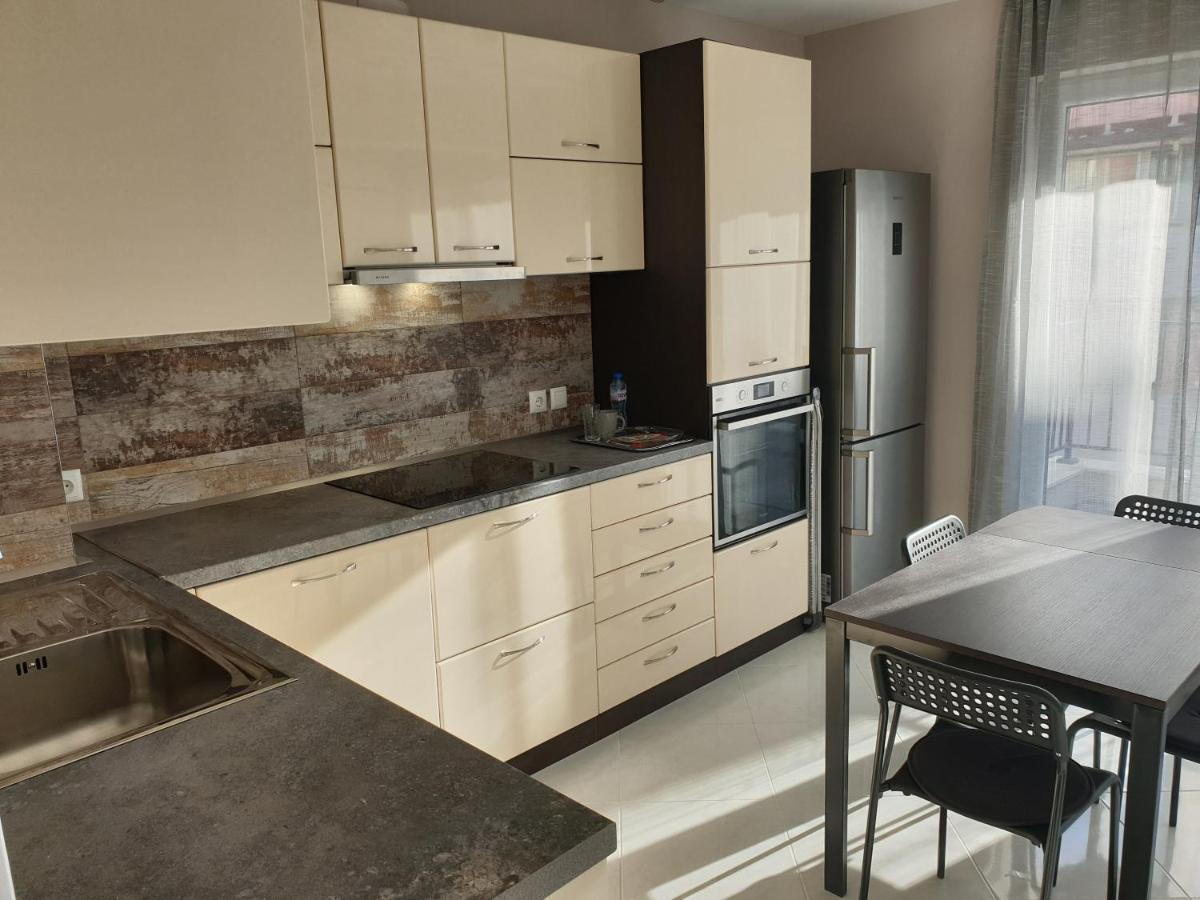 Two-Bedroom Apartment 5, 15 Tsani Ginchev, Varna, Bulgaria Exteriör bild