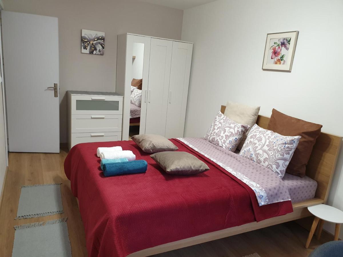 Two-Bedroom Apartment 5, 15 Tsani Ginchev, Varna, Bulgaria Exteriör bild