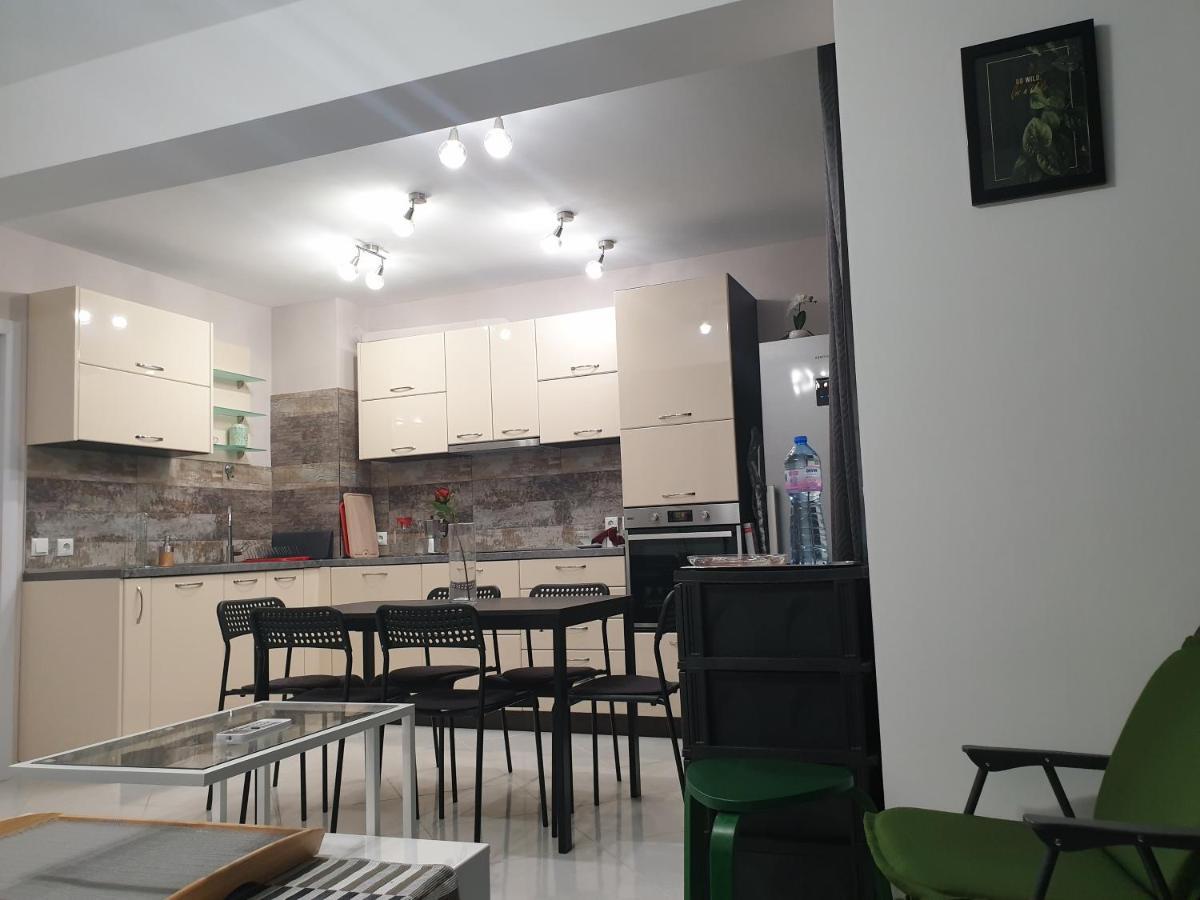 Two-Bedroom Apartment 5, 15 Tsani Ginchev, Varna, Bulgaria Exteriör bild