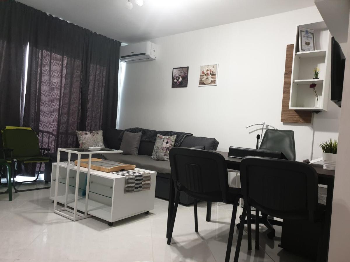 Two-Bedroom Apartment 5, 15 Tsani Ginchev, Varna, Bulgaria Exteriör bild