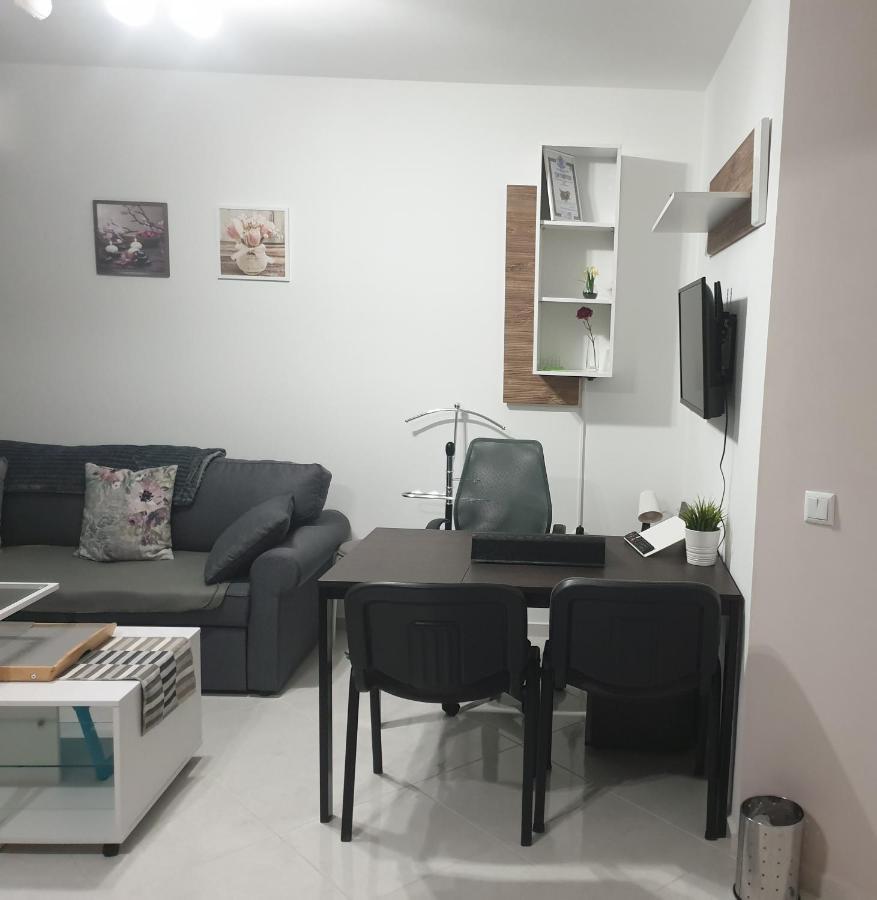 Two-Bedroom Apartment 5, 15 Tsani Ginchev, Varna, Bulgaria Exteriör bild